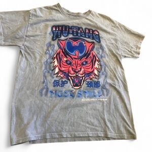 Wu-Tang Short Sleeve Graphic Tee in Gray with Red & Blue Tiger
